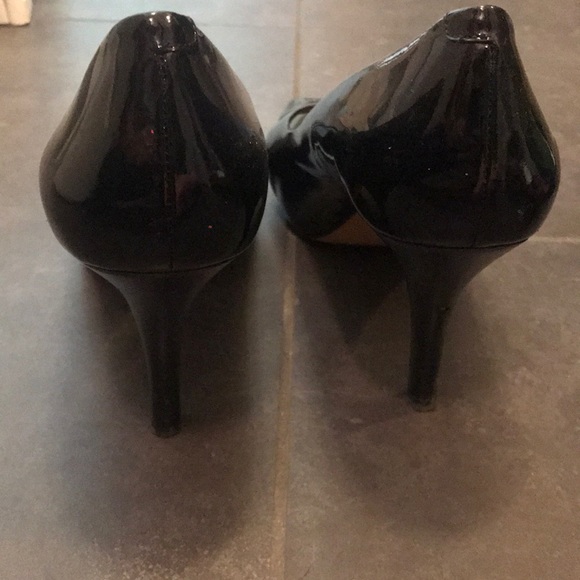 Black heels - Picture 3 of 3